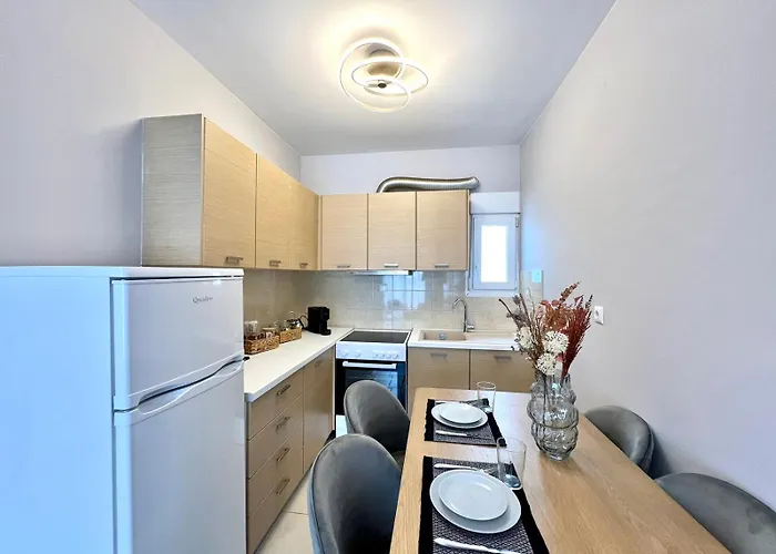 P Deluxe β4 Nea Michaniona