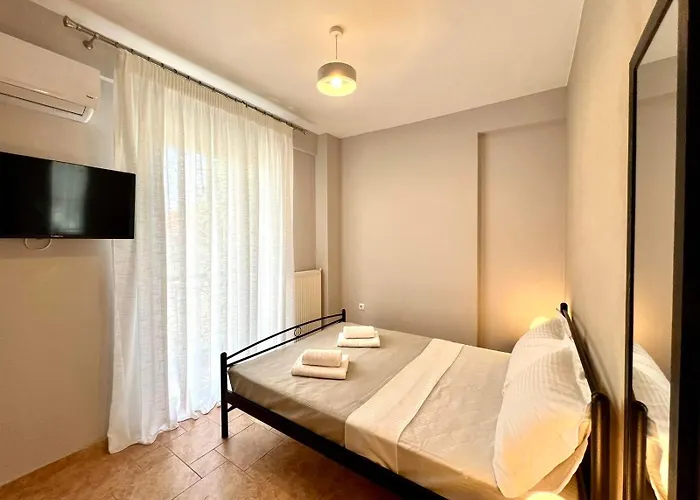 P Deluxe β4 * Nea Michaniona