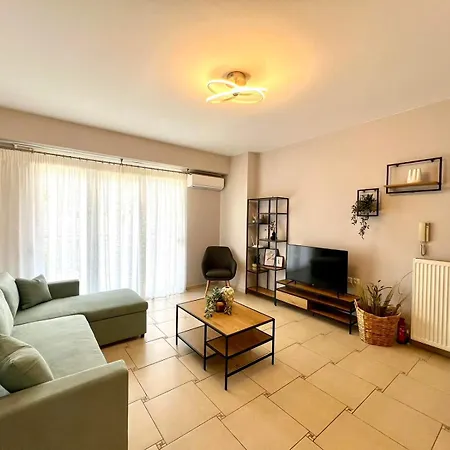 P Deluxe β4 アパート ネア・ミカニオーナ